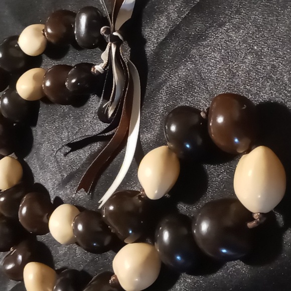 Large wooden beaded statement necklaces 2 brown black & tan - Picture 7 of 7